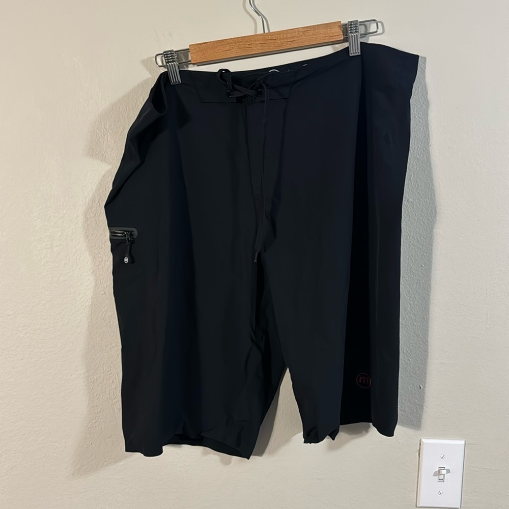 Travis Mathew board shorts/swim trunks. Black, 38